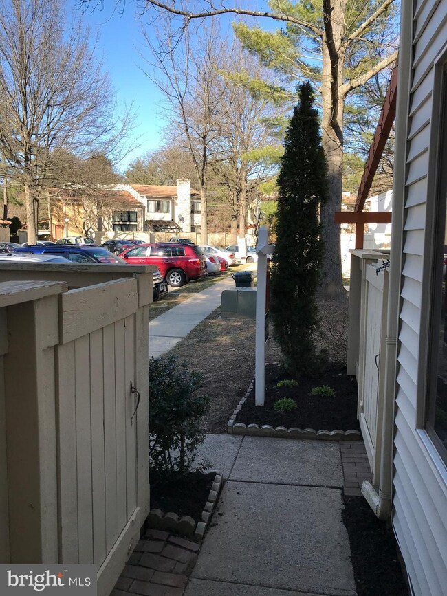 20222 Lea Pond Place, Montgomery Village, MD 20886 - photo 4