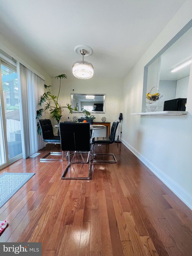 20204 Grazing Way, Montgomery Village, MD 20886 - photo 7