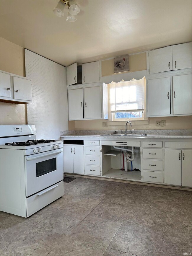 201 E Memorial Dr, Muncie, IN 47302 - photo 5