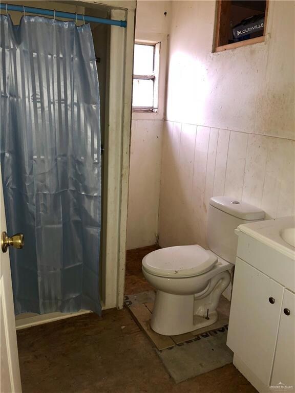 215 E Wright Ave, Pharr, TX 78577 - photo 4