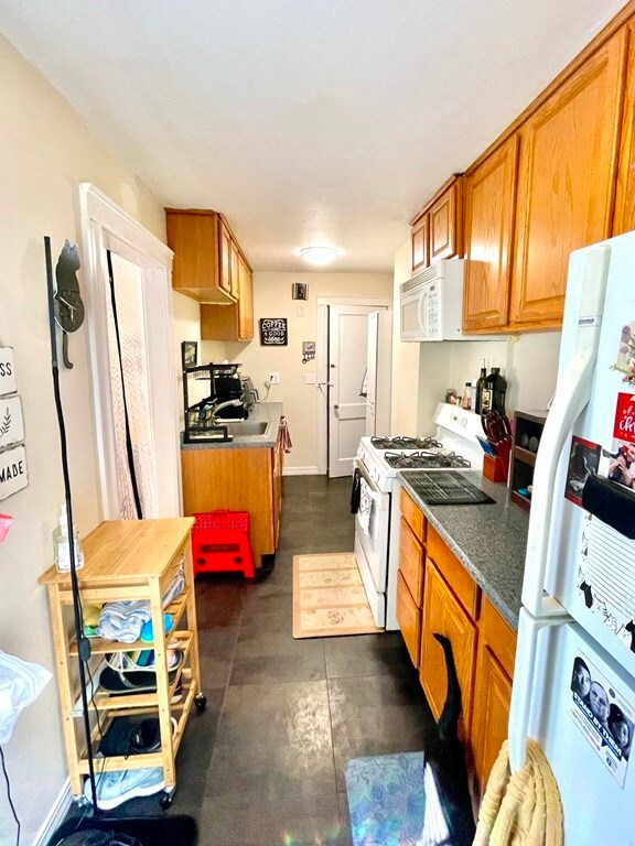 24 Potomac St unit 24, West Roxbury, MA 02132 - photo 5