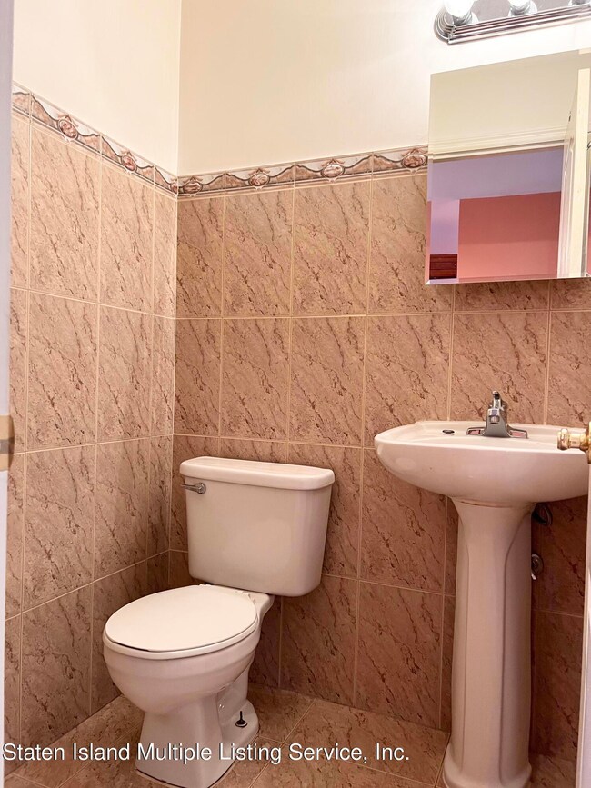 15 Daniella Ct, Staten Island, NY 10314 - photo 4