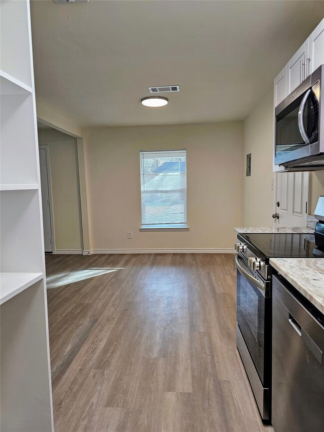 527 W Ford St, Denison, TX 75020 - photo 5