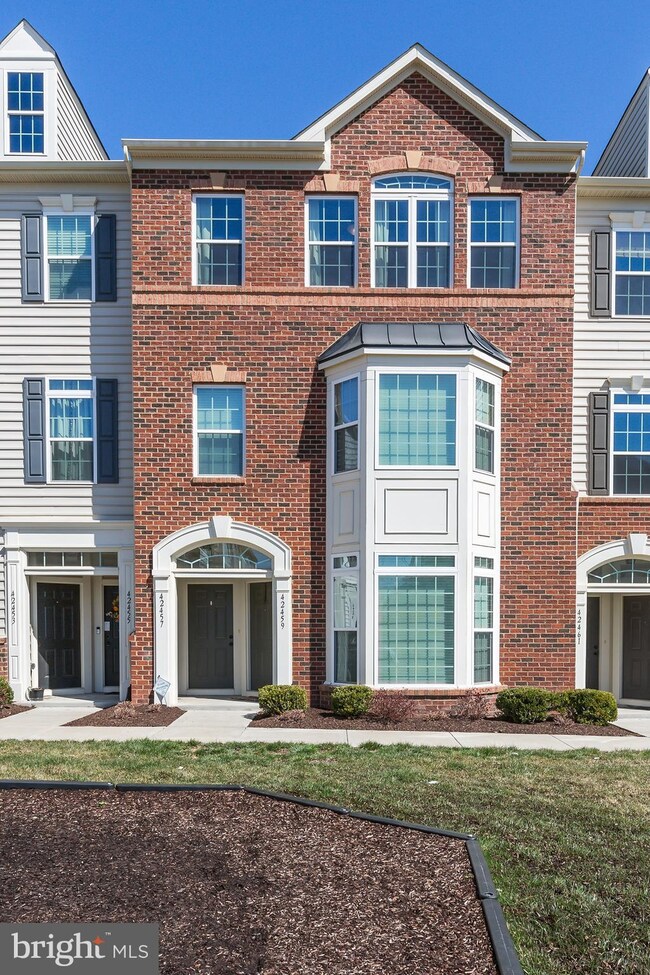 42457 Prophecy Terrace, Sterling, VA 20166 - photo 2