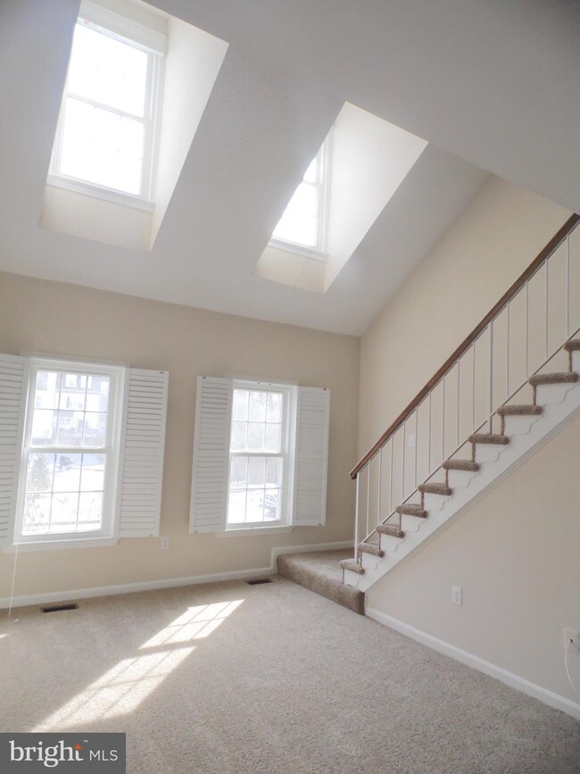 12803 Mill Brook Ct, Woodbridge, VA 22192 - photo 5