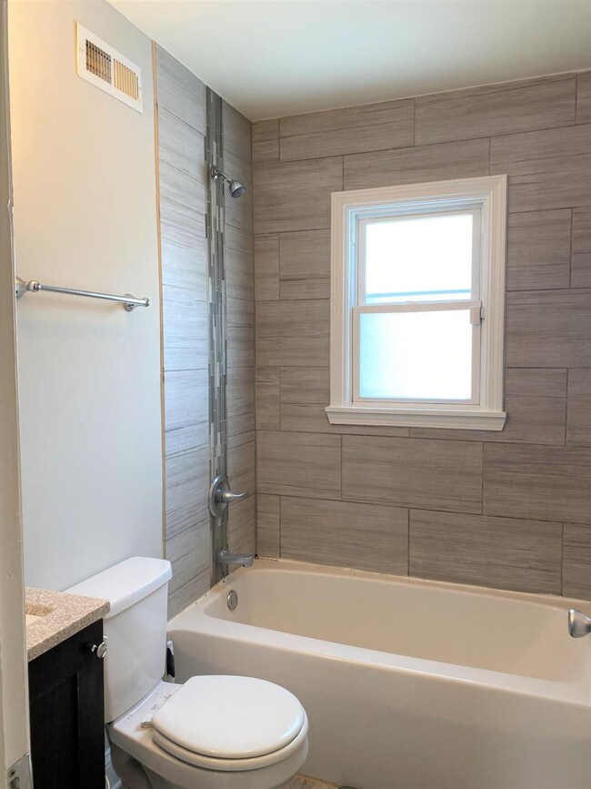 714 W Main St, Griffith, IN 46319 - photo 3