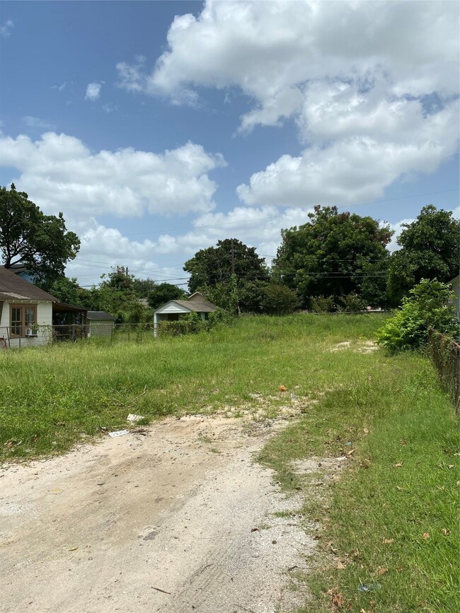 4314 Edison St, Houston, TX 77009 - photo 5