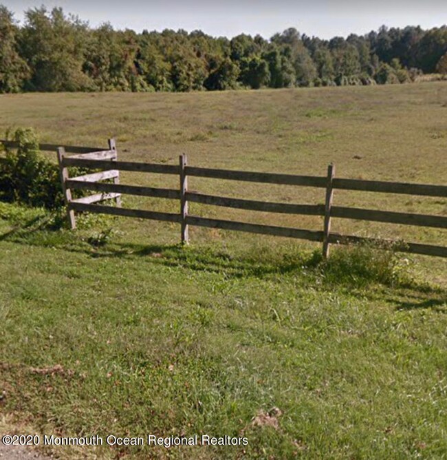 D300E87C-83D0-4834-8E8E-EB711DE38098