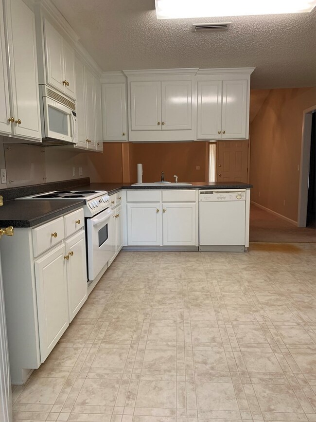 145 Tree Crest Rd, Dothan, AL 36301 - photo 3