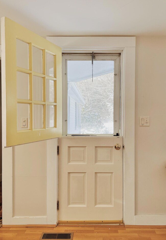 Dutch kitchen door