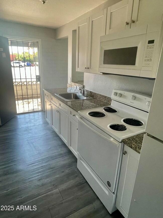 2402 N 24th St unit 6, Phoenix, AZ 85008 - photo 7