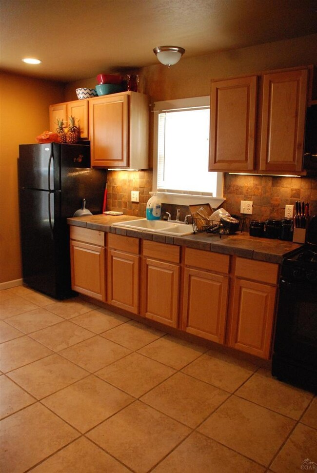 154 SW 2nd St, Redmond, OR 97756 - photo 3