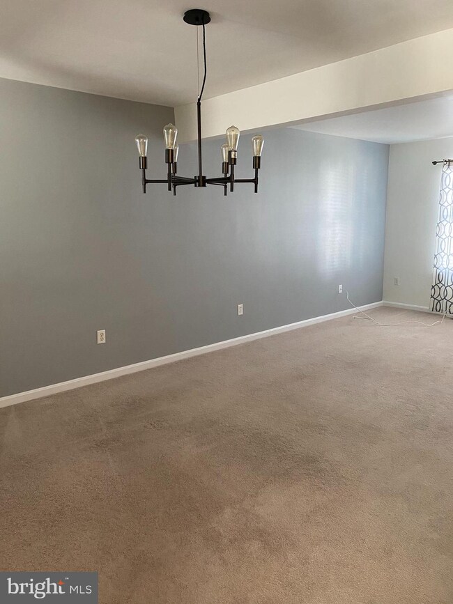 1119 Kelfield Dr, Halethorpe, MD 21227 - photo 5