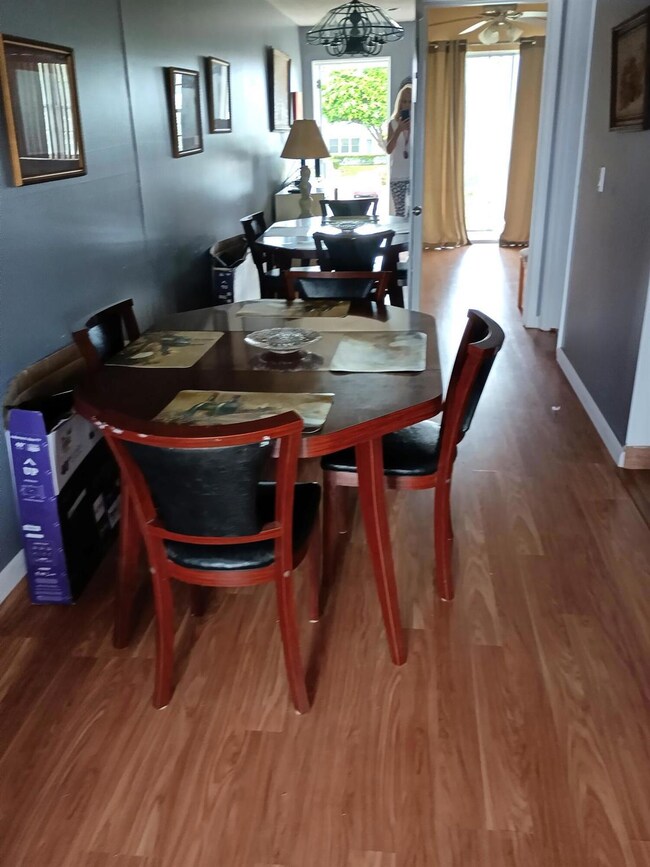 279 Camden L, West Palm Beach, FL 33417 - photo 2