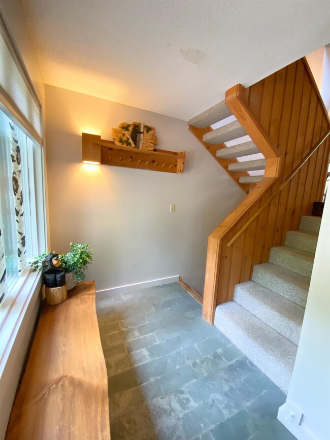 65 Clearbrook Rd unit 2, Lincoln, NH 03251 - photo 2