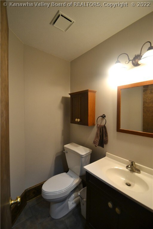 110 Mannon Dr, Alum Creek, WV 25003 - photo 7