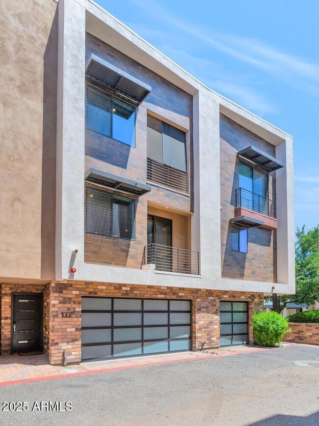 6990 E 6th St-large-004-006-6990 E 6th S