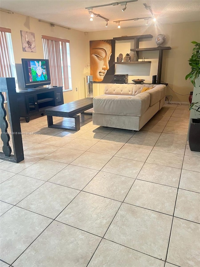 14910 S River Dr unit 1, Miami, FL 33167 - photo 4