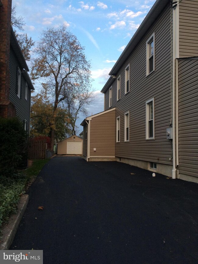 203 Delaware Ave, Riverside, NJ 08075 - photo 2