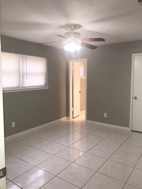 4926 Glendower Dr, Spring, TX 77373 - photo 7