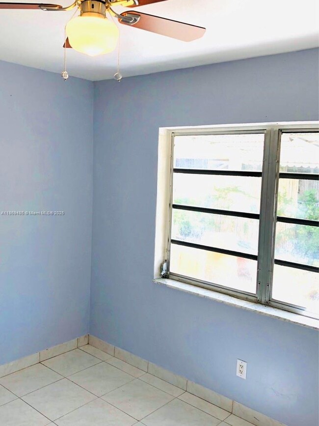 23 SE 12th St unit 22, Dania, FL 33004 - photo 6