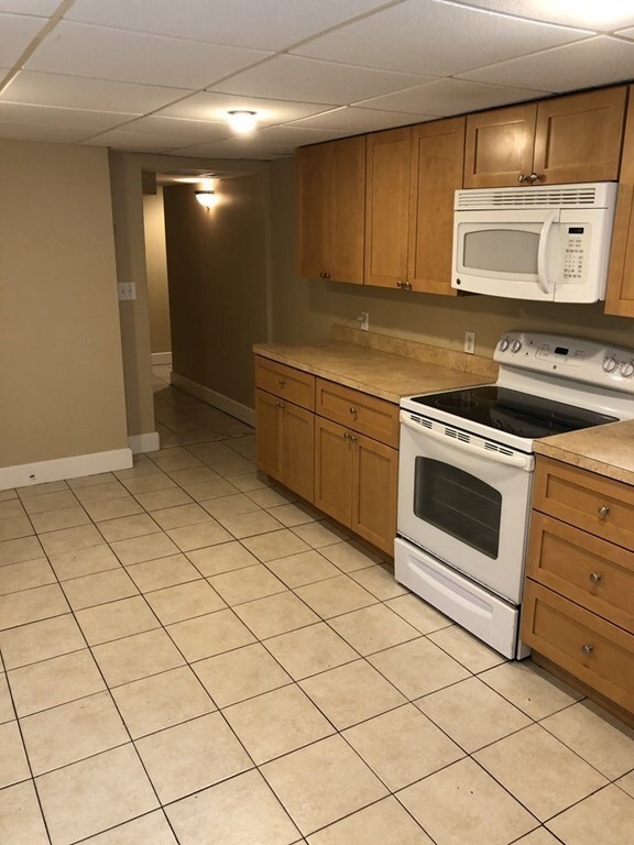 32 Main St unit 1, Saugus, MA 01906 - photo 4