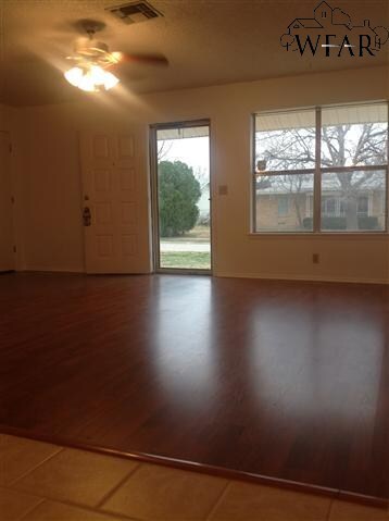 1216 Montgomery St, Wichita Falls, TX 76302 - photo 2