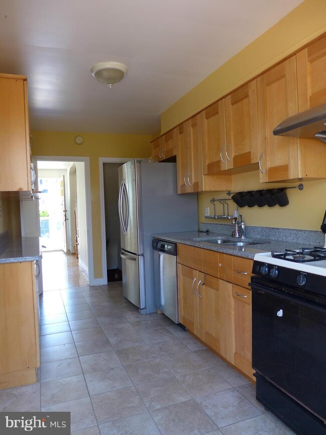 186 Stanmore Rd, Baltimore, MD 21212 - photo 4