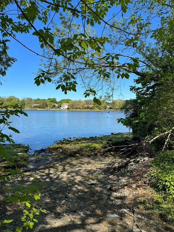 223 Ocean View Ave, Swansea, MA 02777 - photo 3