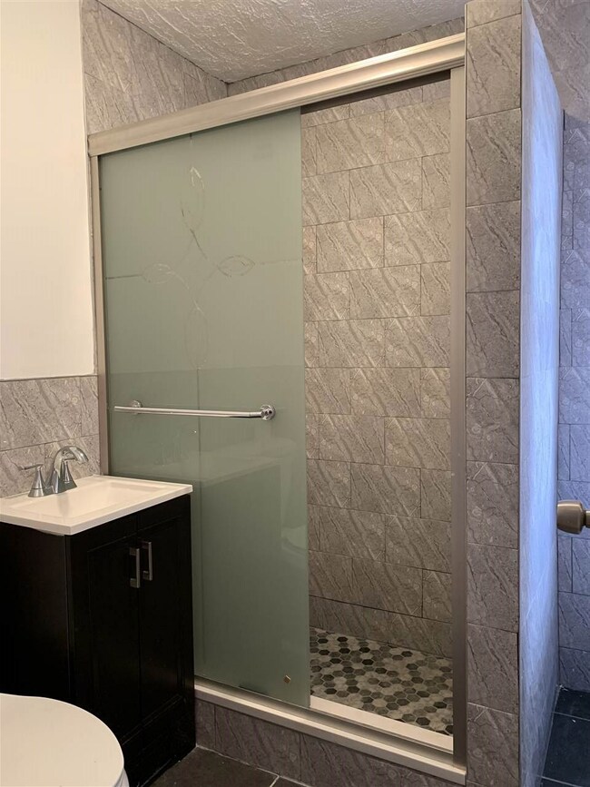 107 Baldwin Ave unit 2R, Jersey City, NJ 07306 - photo 7