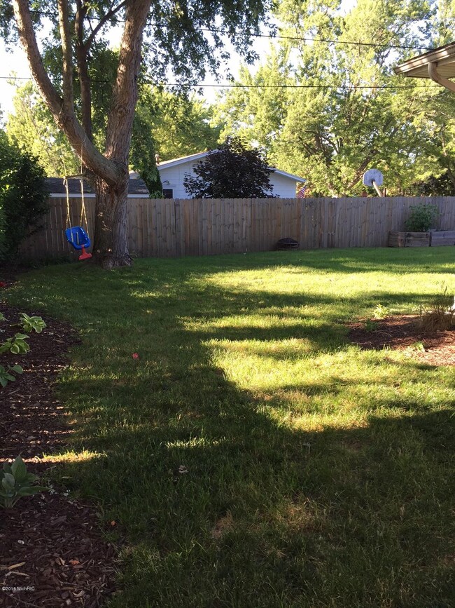 111 Buckeye St, Three Oaks, MI 49128 - photo 4