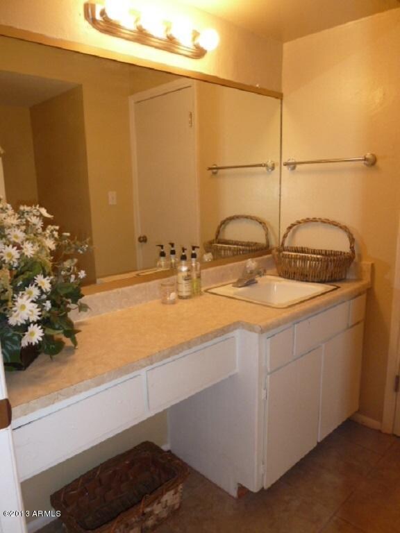 BATHROOM 2-pic 1