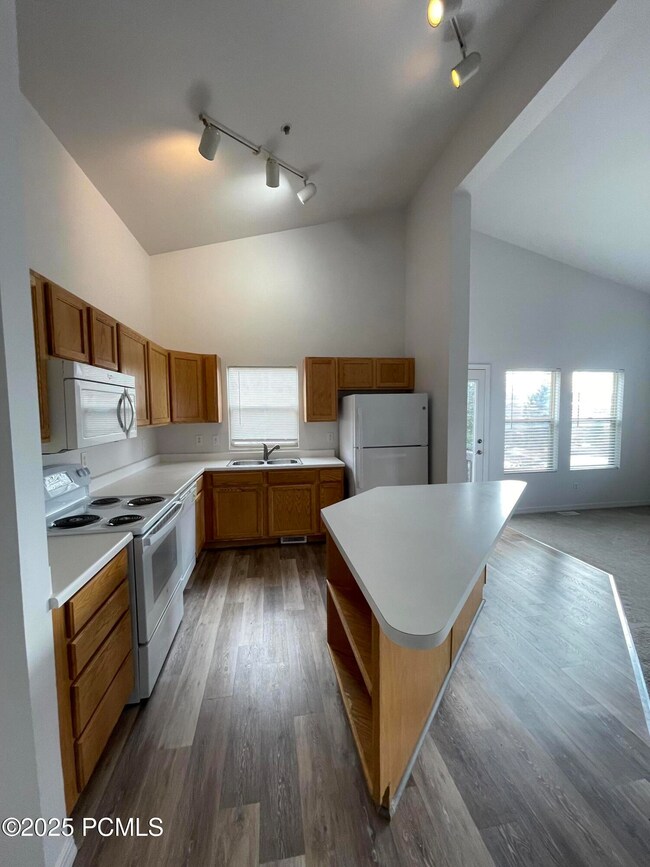 359 E Keetly Station Cir, Heber City, UT 84032 - photo 5