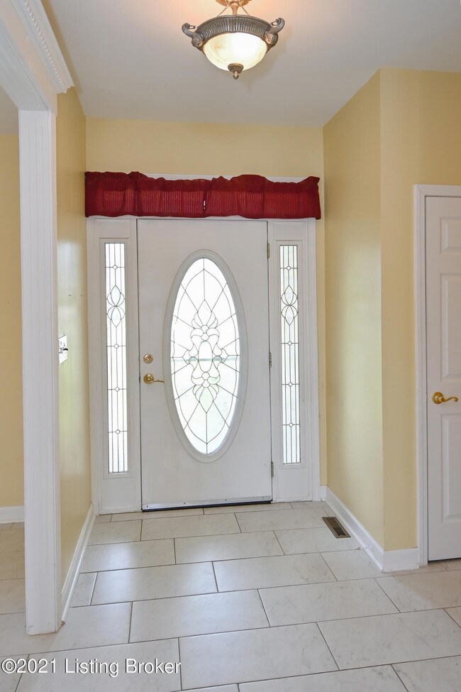 340 Grand Ave, Shepherdsville, KY 40165 - photo 4