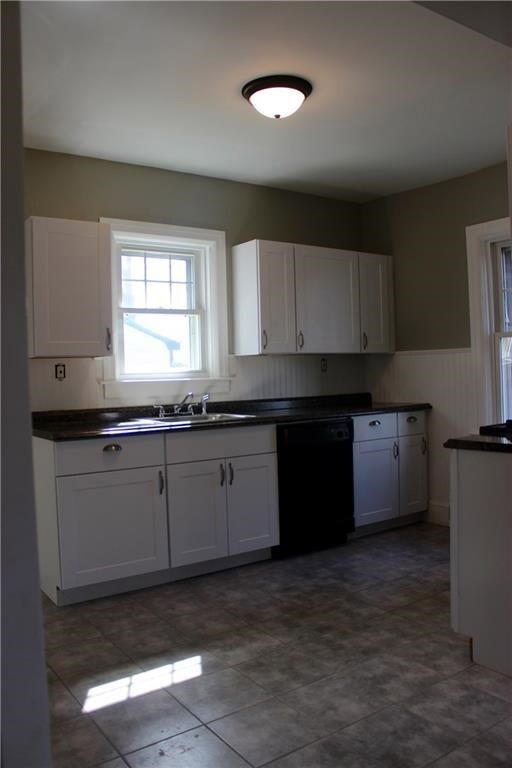 94 Early Ave, Warwick, RI 02889 - photo 3