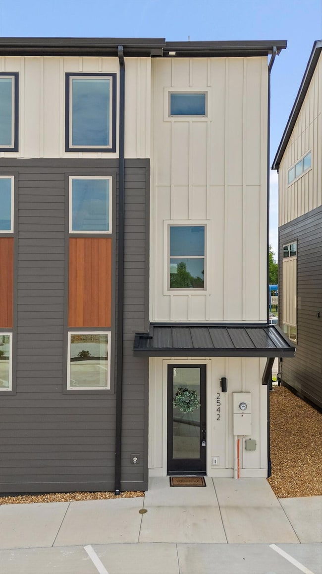 2542 E 18th St, Chattanooga, TN 37404 - photo 2