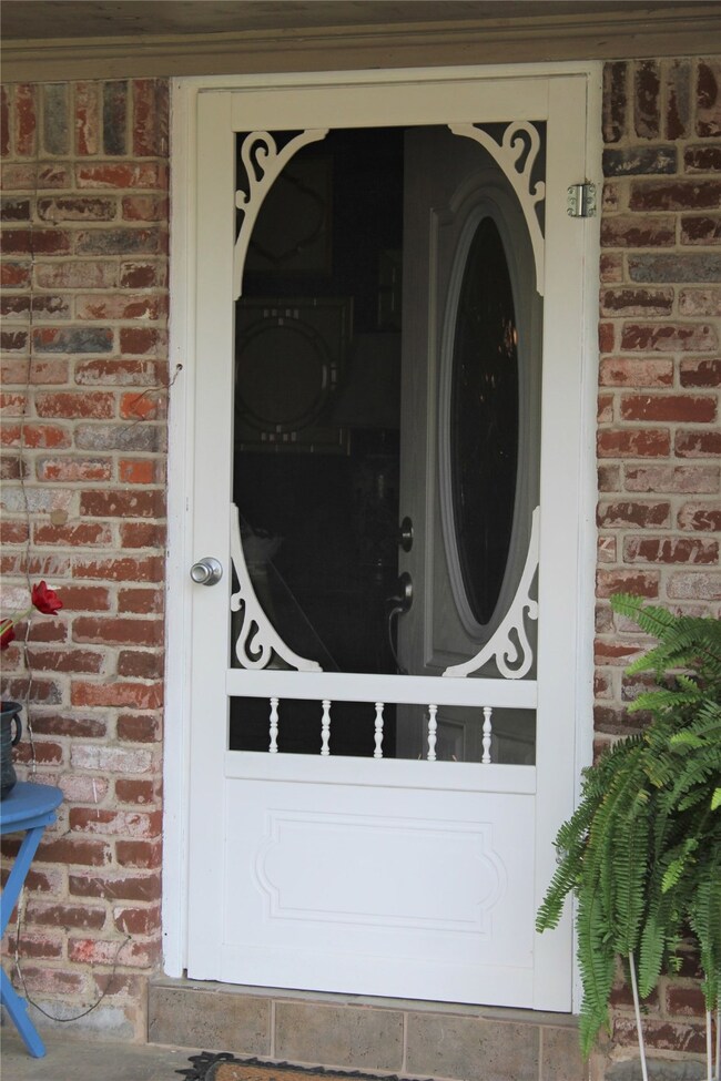 7335 Tall Pines Dr, Houston, TX 77088 - photo 2