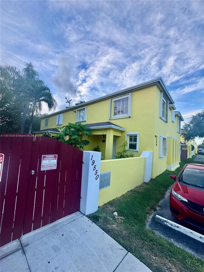 19550 SW 103rd Ct unit 5, Cutler Bay, FL 33157 - photo 3
