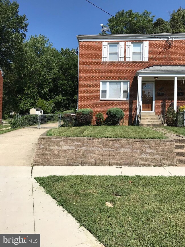 2326 Kenton Place, Temple Hills, MD 20748 - photo 2