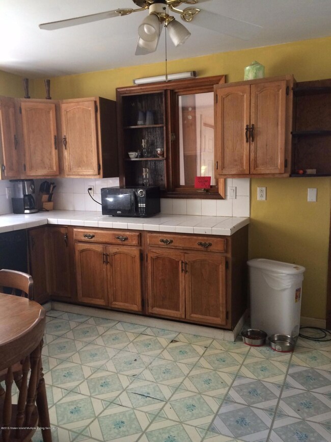 276 Brighton St, Staten Island, NY 10307 - photo 3