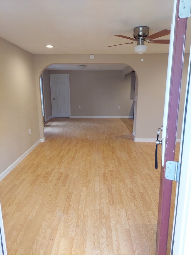 4014 Denmark St, Houston, TX 77016 - photo 5