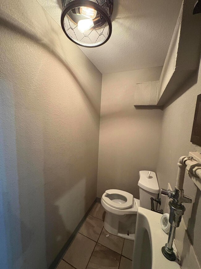 338-340 W Reservoir Ave, Milwaukee, WI 53212 - photo 6