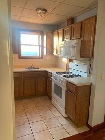 47 Mulberry St unit 2, Fall River, MA 02721 - photo 4