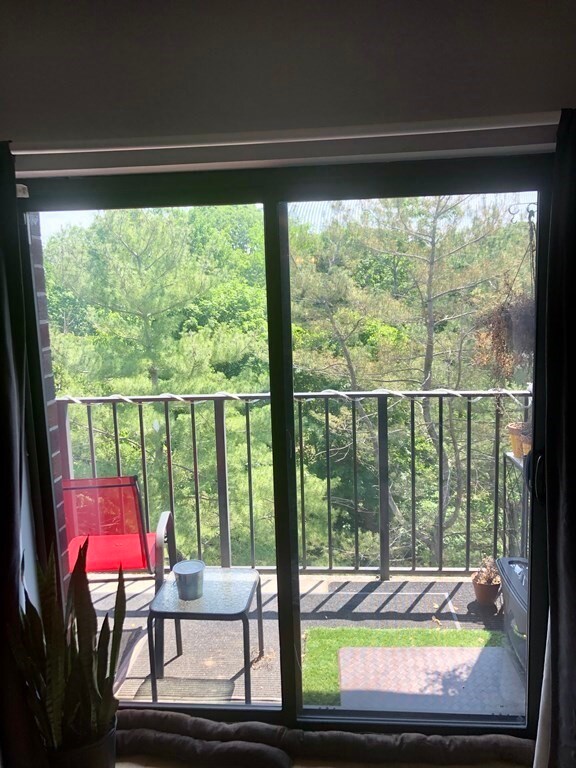 137 Franklin St unit 503, Stoneham, MA 02180 - photo 5