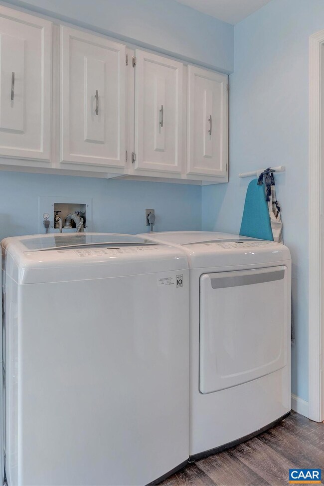 125 Woodlake Dr, Charlottesville, VA 22901 - photo 6