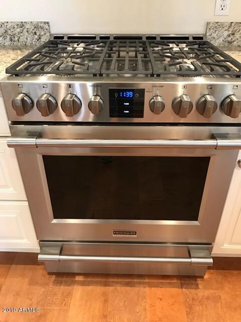 Gas stove