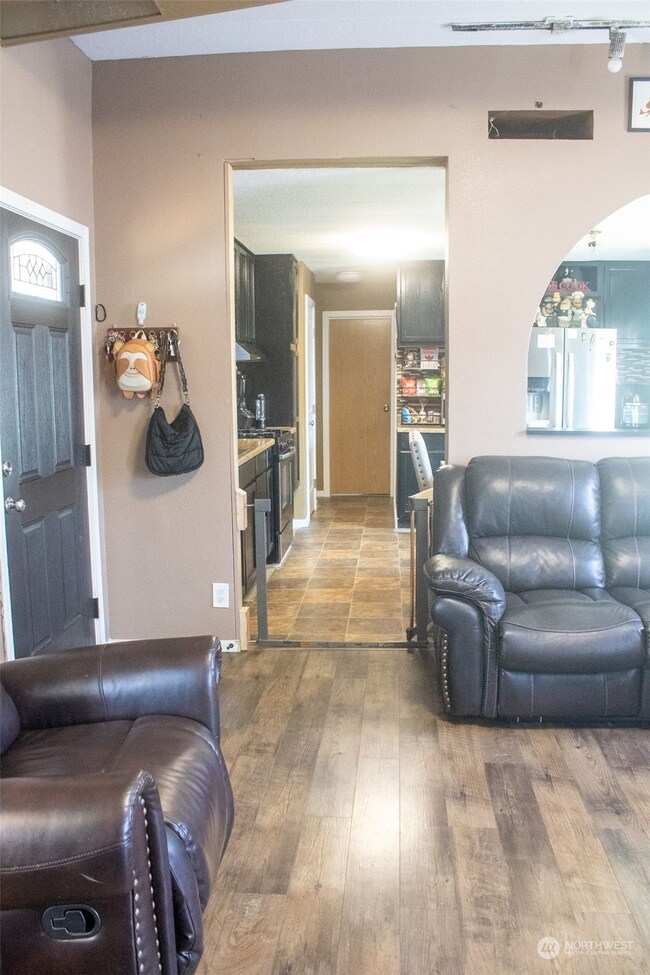 210 37th St SE unit 1, Auburn, WA 98002 - photo 6