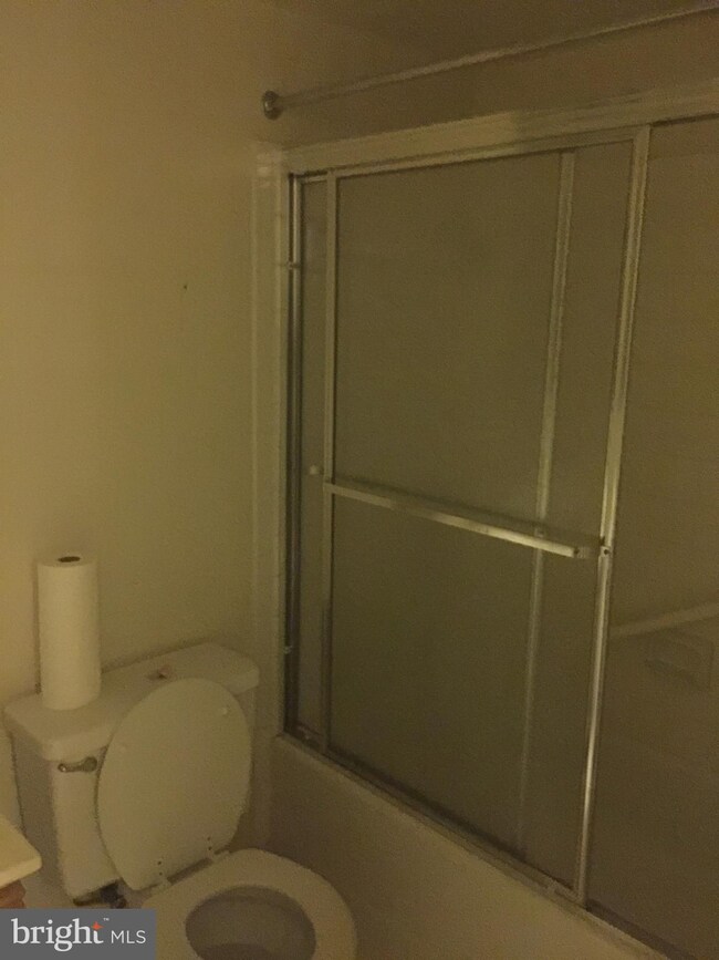 6196 Vine Forest Ct, Falls Church, VA 22044 - photo 7