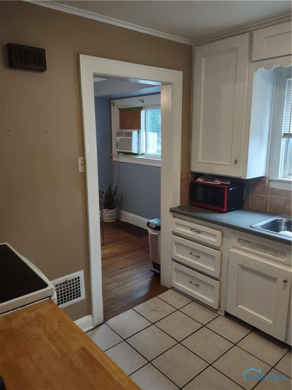 2118 Loxley Rd, Toledo, OH 43613 - photo 7