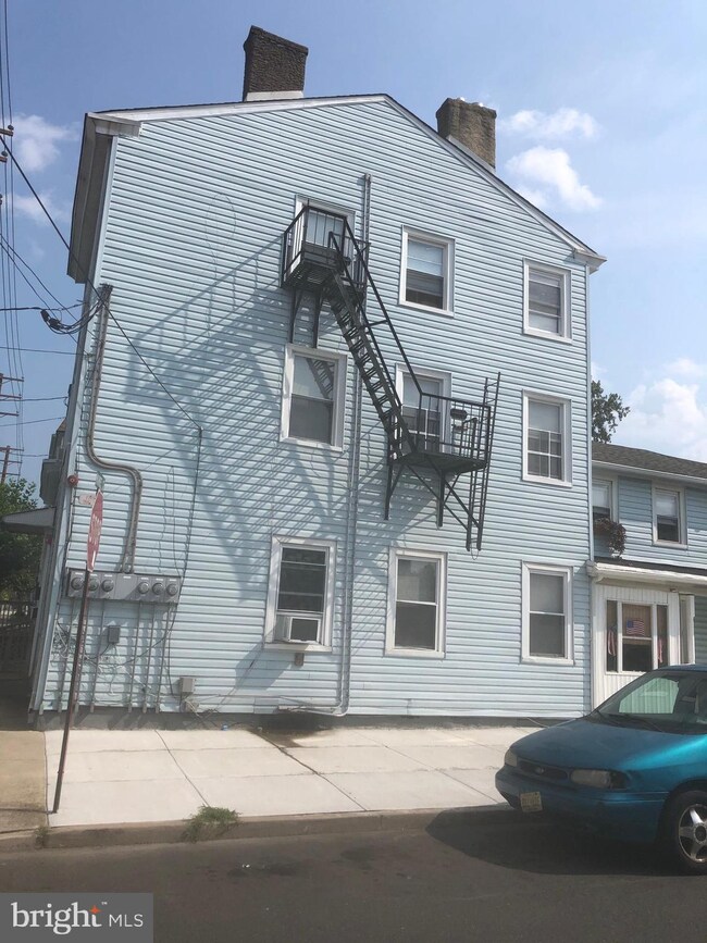 400 Market St, Gloucester City, NJ 08030 - photo 2